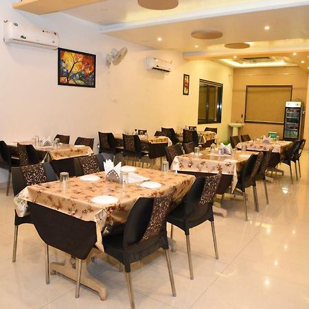 Hotel Gulmohar Pride Ahmednagar Eksteriør bilde