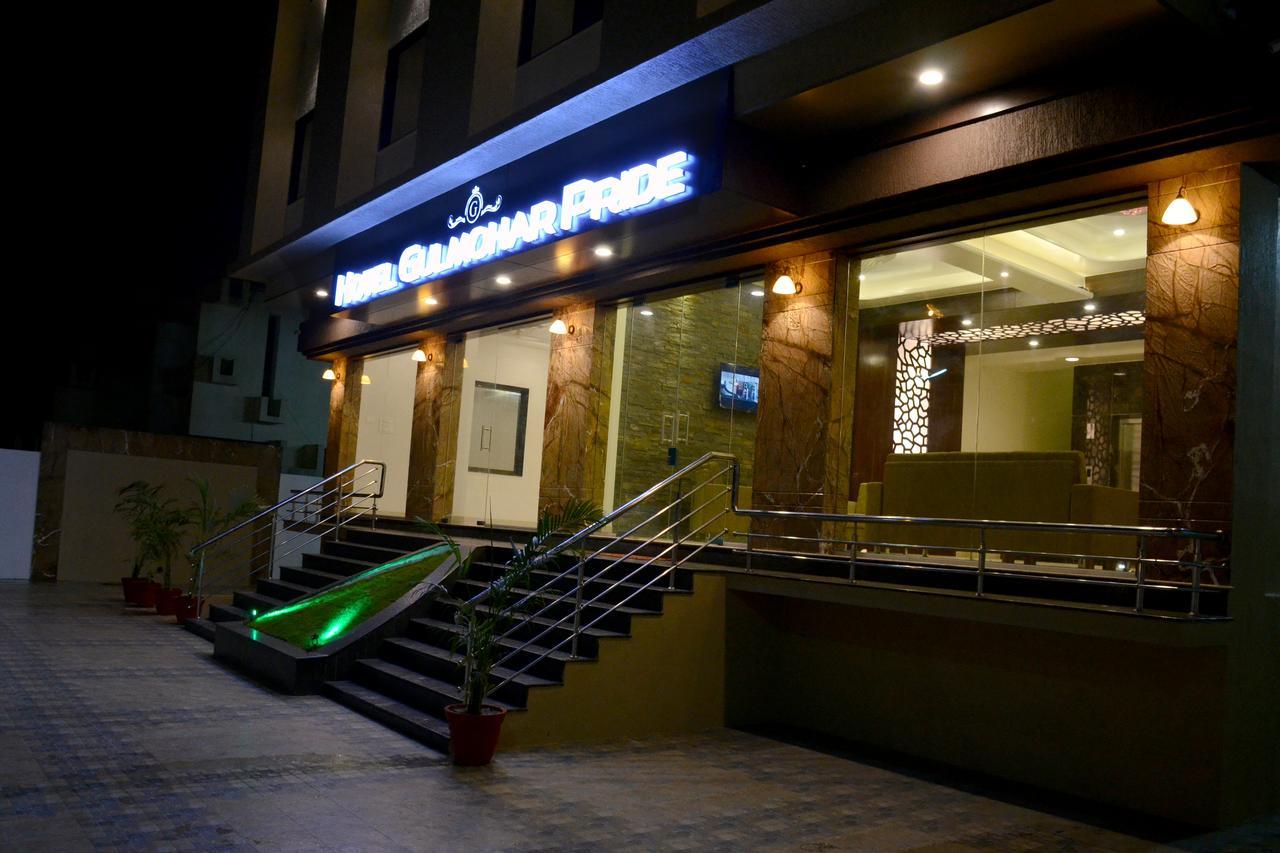 Hotel Gulmohar Pride Ahmednagar Eksteriør bilde