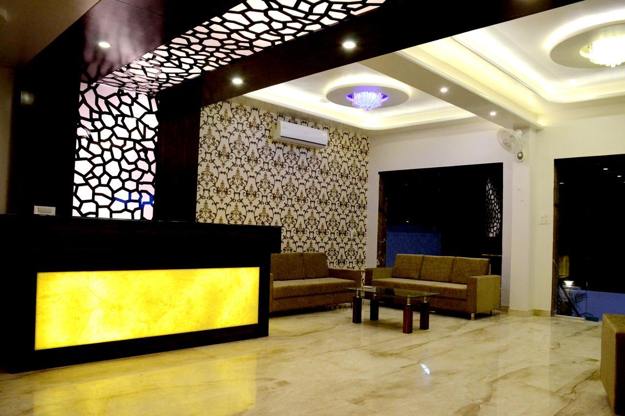 Hotel Gulmohar Pride Ahmednagar Eksteriør bilde