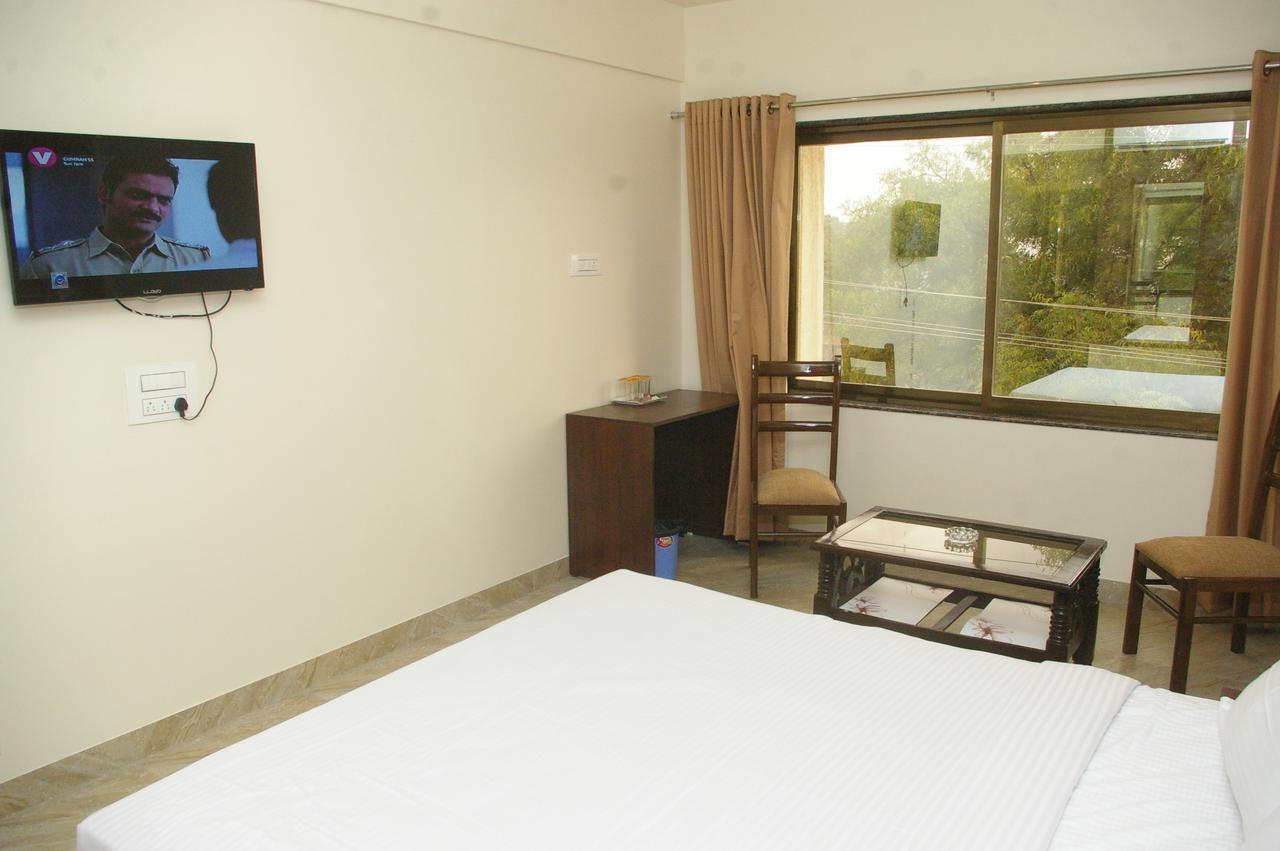Hotel Gulmohar Pride Ahmednagar Eksteriør bilde