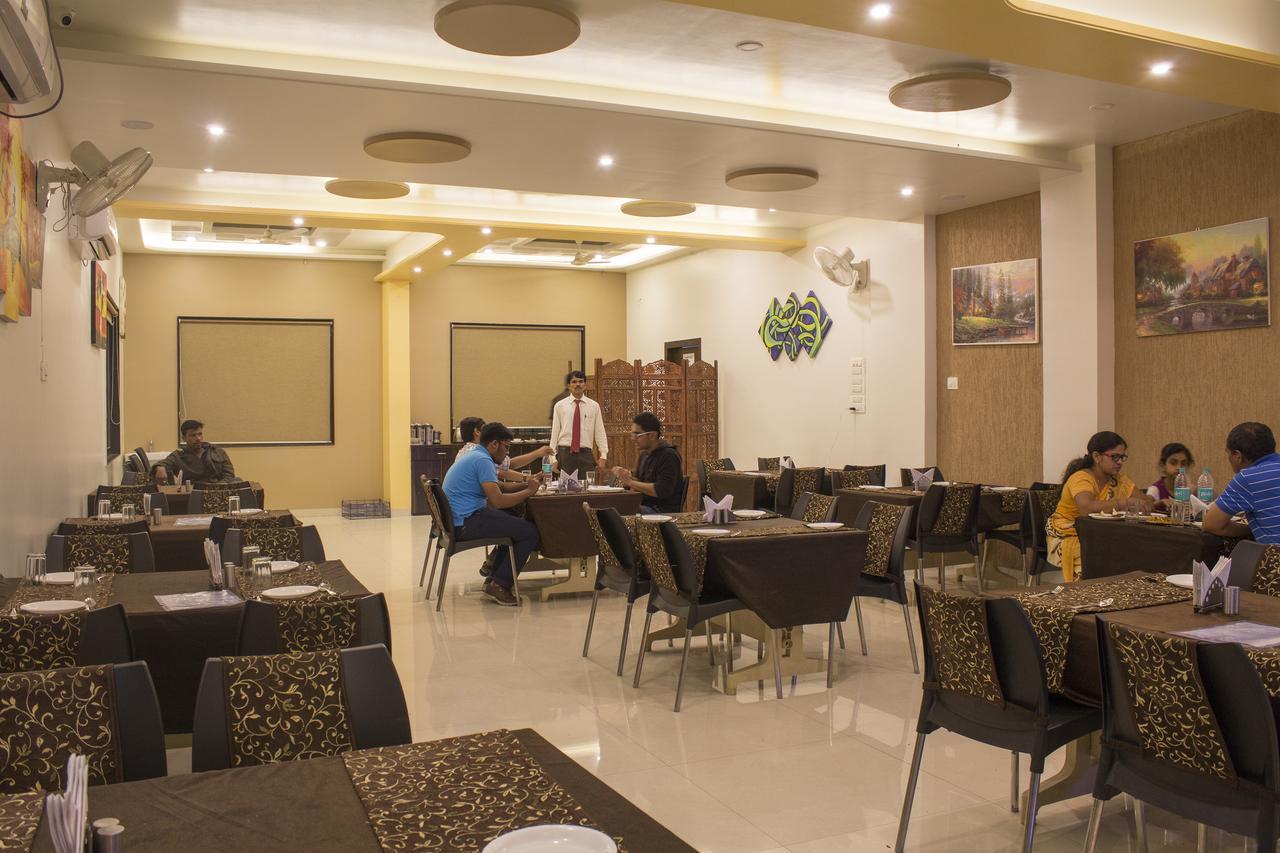 Hotel Gulmohar Pride Ahmednagar Eksteriør bilde