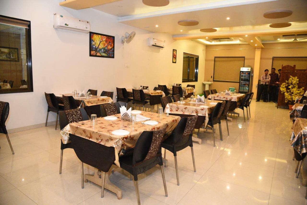 Hotel Gulmohar Pride Ahmednagar Eksteriør bilde